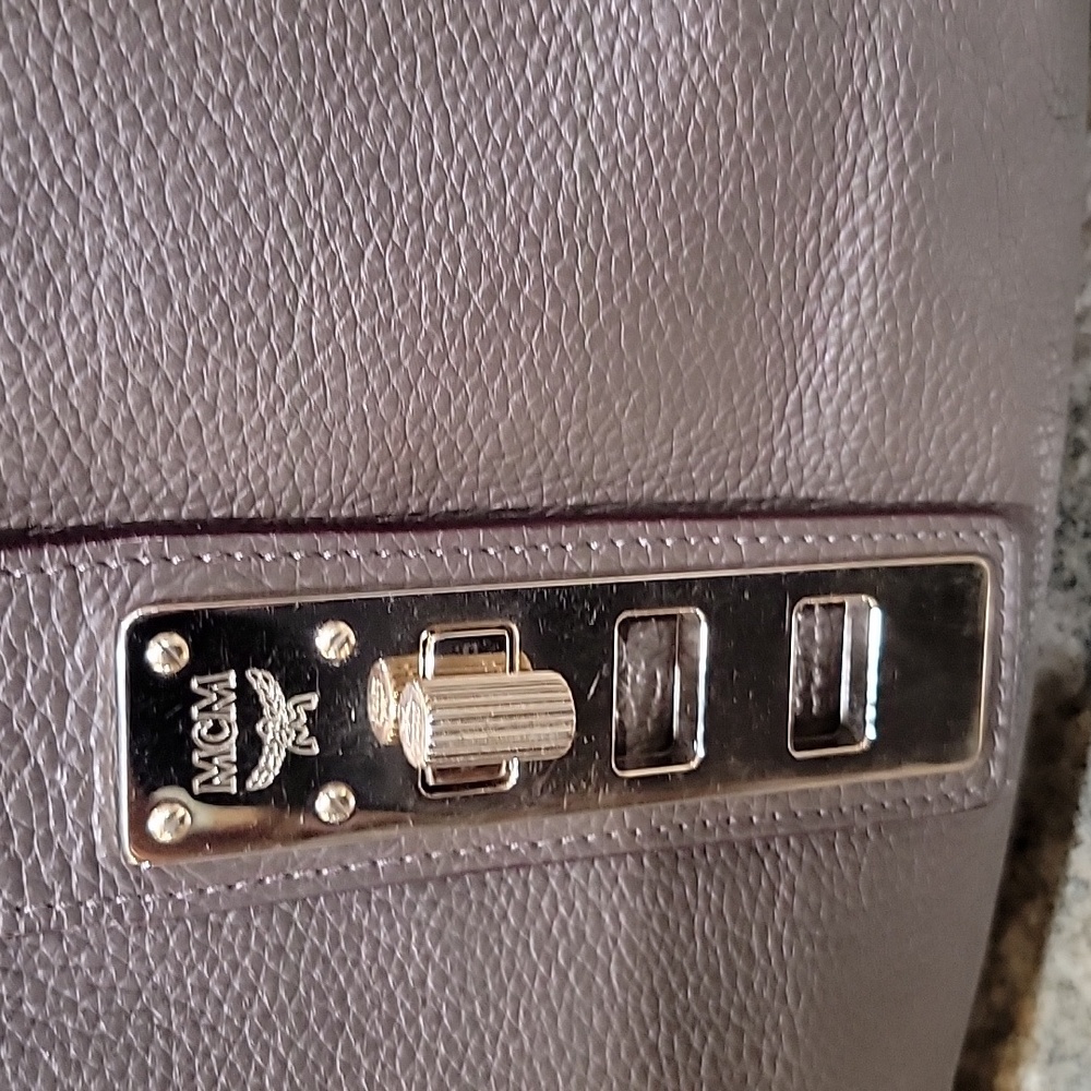 MCM Elegant Gray Leather Tote Bag MADE IN ITALY - Picture 2 of 13